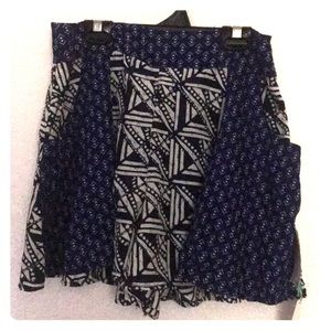 Multi-Pattern Flowy Skirt-Look Shorts With Pockets